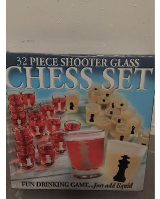 32 piece shooter glass chess set